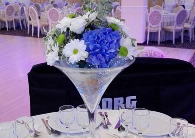 Aranjament de eveniment alb / albastru